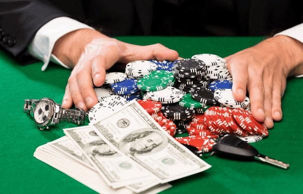 Studio Pretty Gaming dengan dealer langsung dan meja blackjack berkualitas HD